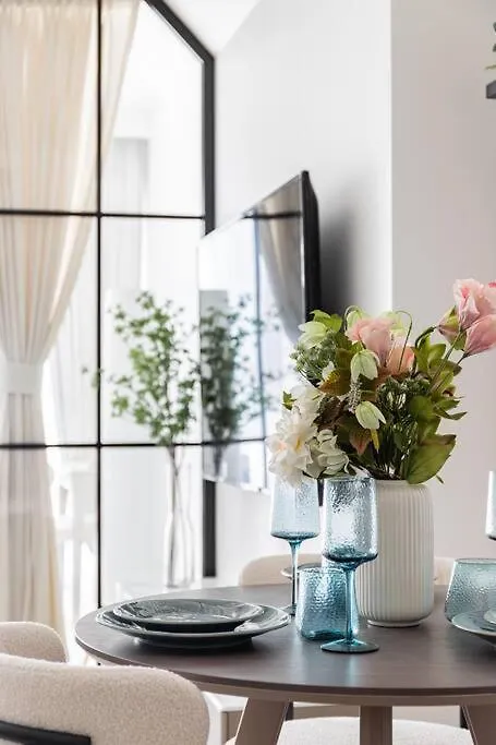 Studio Apartment Medore Tower Dubai Vereinigte Arabische Emirate